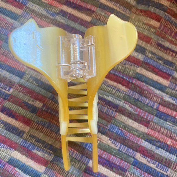 Yellow Canary Claw Hair Clip - Picture 2 of 3